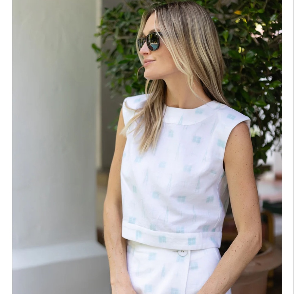NWT Julia Amory Slim Top Size Small
